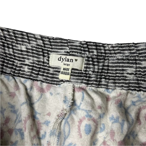 Floral Patterned Women's Shorts - Picture 9 of 9